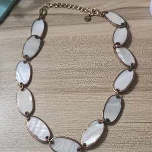 Talbots White Iradescent Shell and Copper Tone Necklace💫